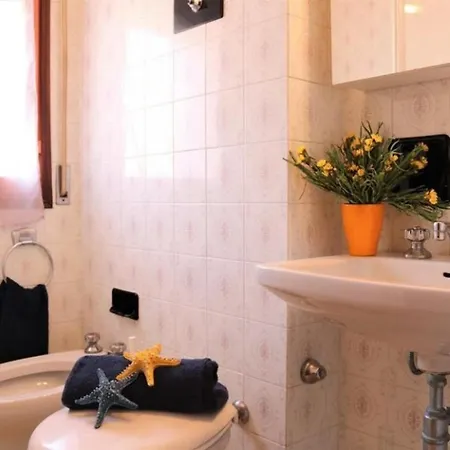 Apartment Flat Just 80m From The *