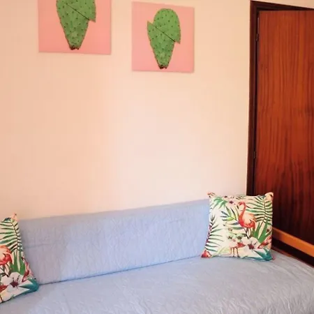 Flat Just 80m From The شقة *