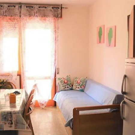Flat Just 80m From The شقة بيبيوني