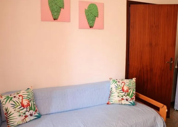 Flat Just 80m From The Apartment