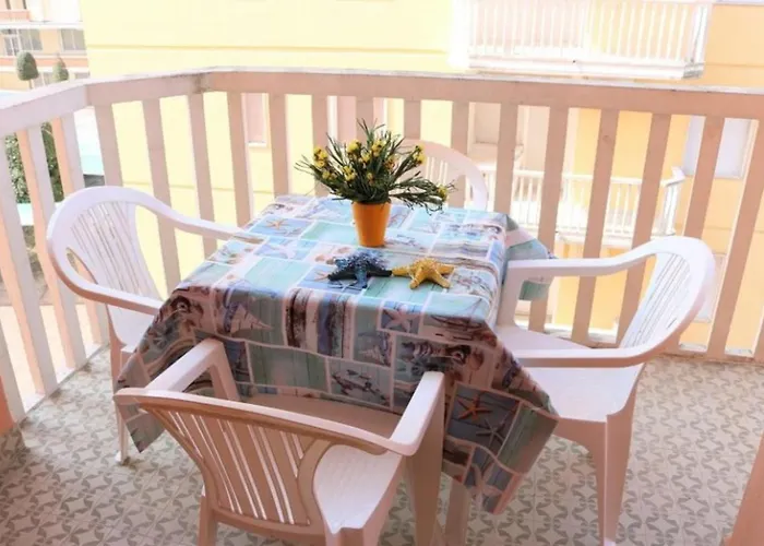 Flat Just 80m From The Apartment *